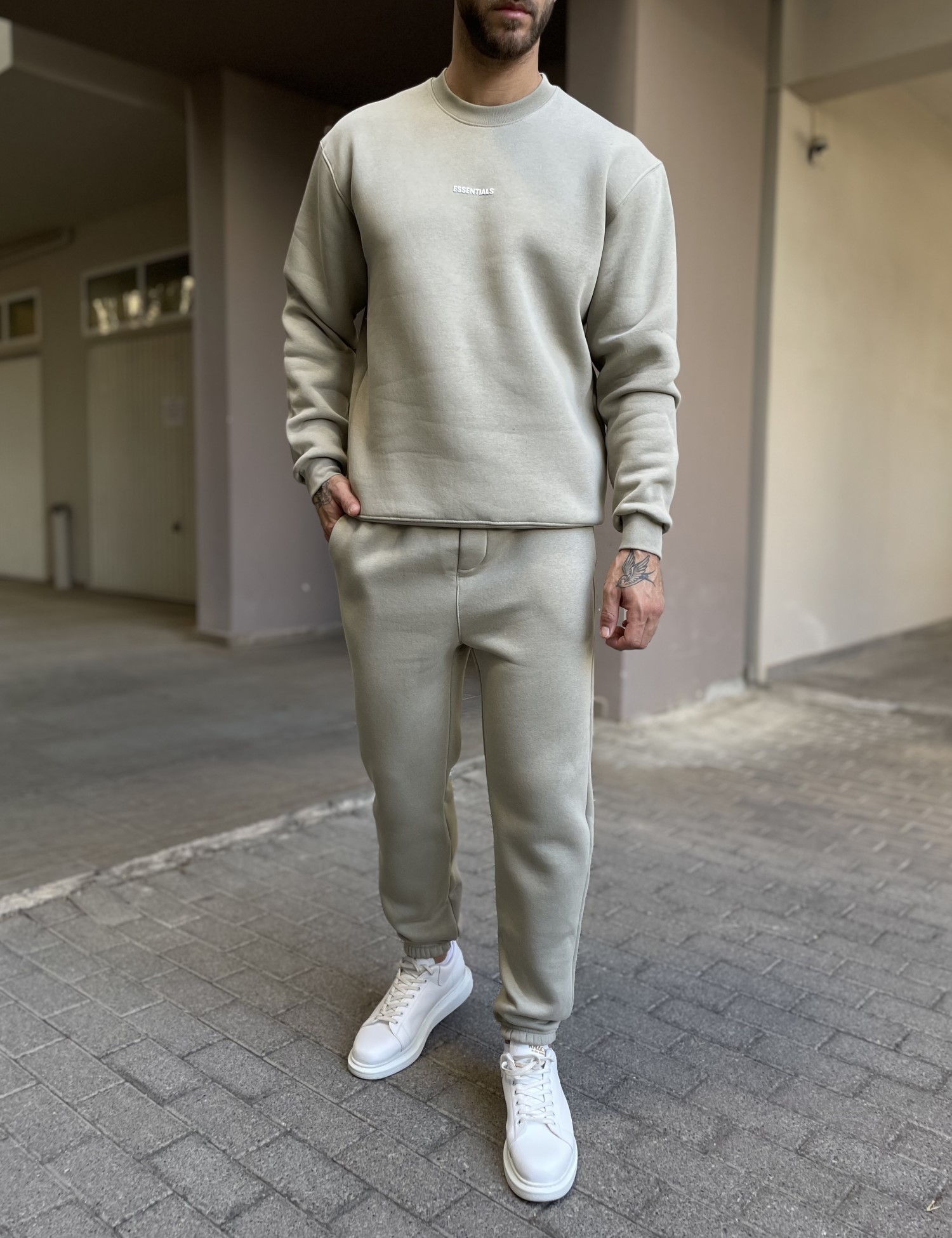 Ανδρικό ανοιχτό λαδί φούτερ με στρογγυλή λαιμόκοψη και λογότυπο στο στήθος ES26004L φωτογραφία